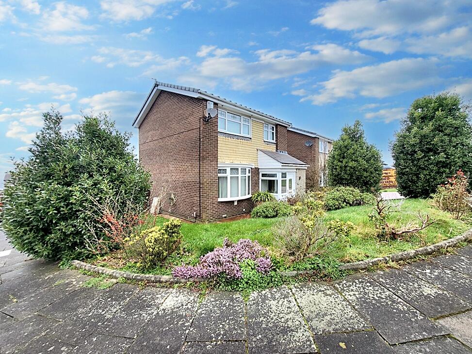 3 bedroom detached house for sale in Briarsyde Close, NE16
