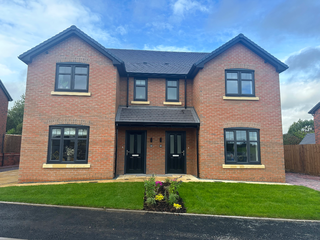 3 bedroom semidetached house for sale in Fernhill Lane, Gobowen