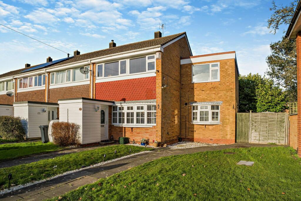 4 bedroom terraced house for sale in Warmley Close, Solihull, B91