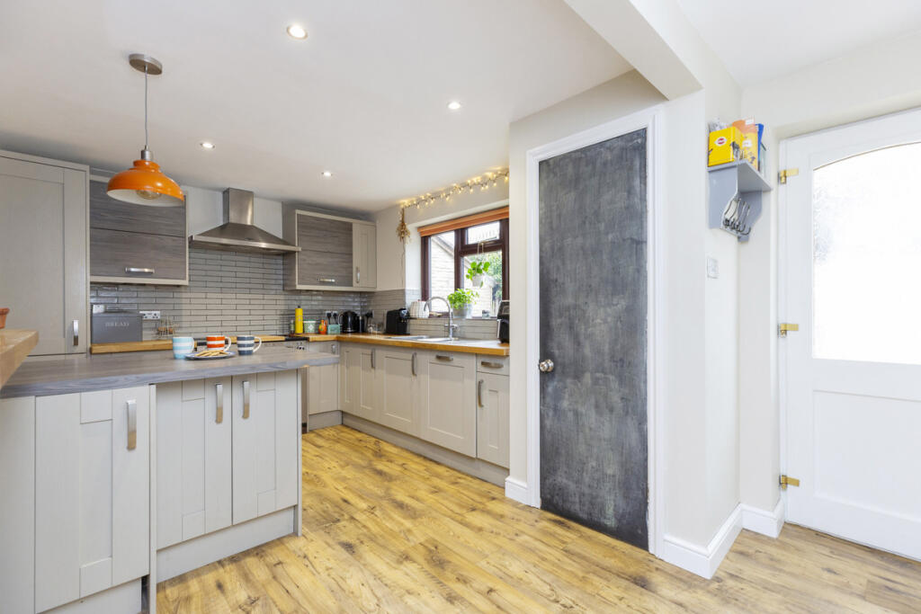 Main image of property: Quaperlake Street, Bruton, BA10