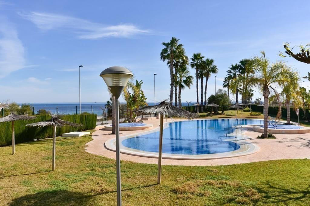 Main image of property: Valencia, Alicante, Mil Palmeras