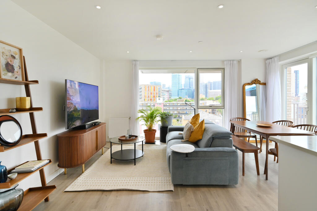 Main image of property: Explorers Wharf, Thomas Road, Canary Wharf, E14