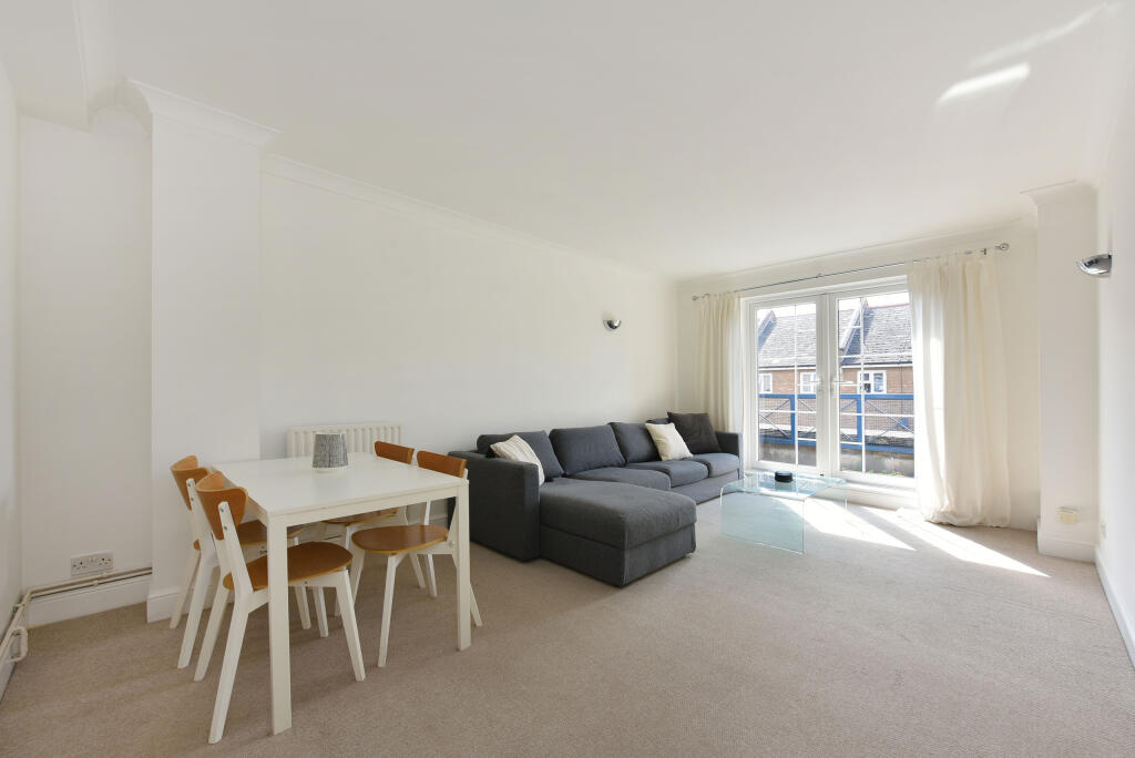 Main image of property: Charnwood Gardens, Canary Wharf, E14