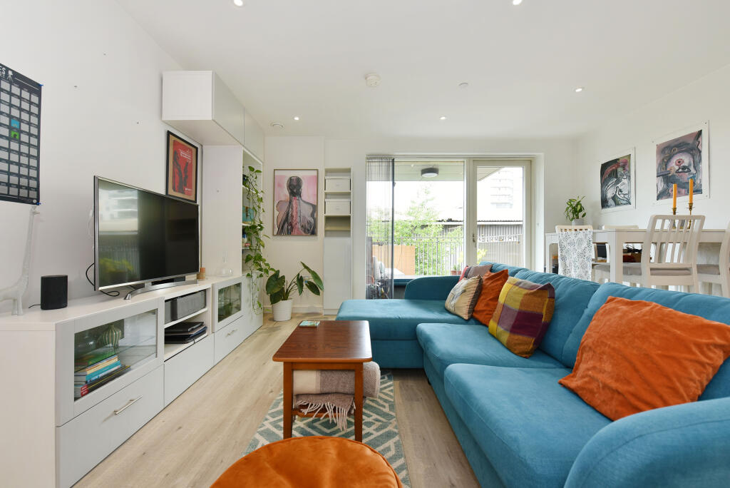 Main image of property: Explorers Wharf, Thomas Road, Canary Wharf, E14