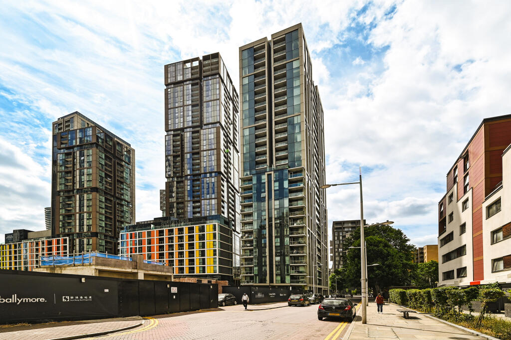 Main image of property: Salvor Tower, Canary Wharf, E14