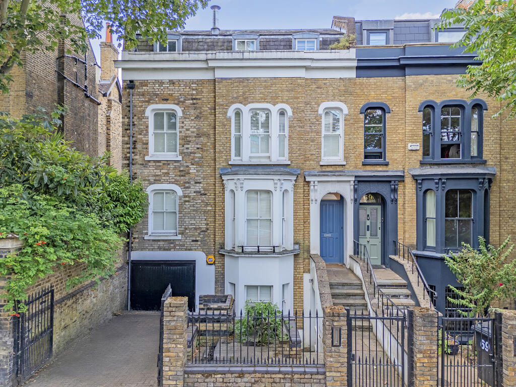 Main image of property: Coborn Road, Bow, E3