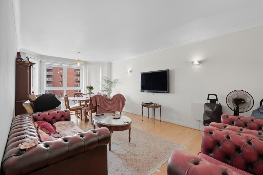 Main image of property: Mercury Court, Canary Wharf, E14