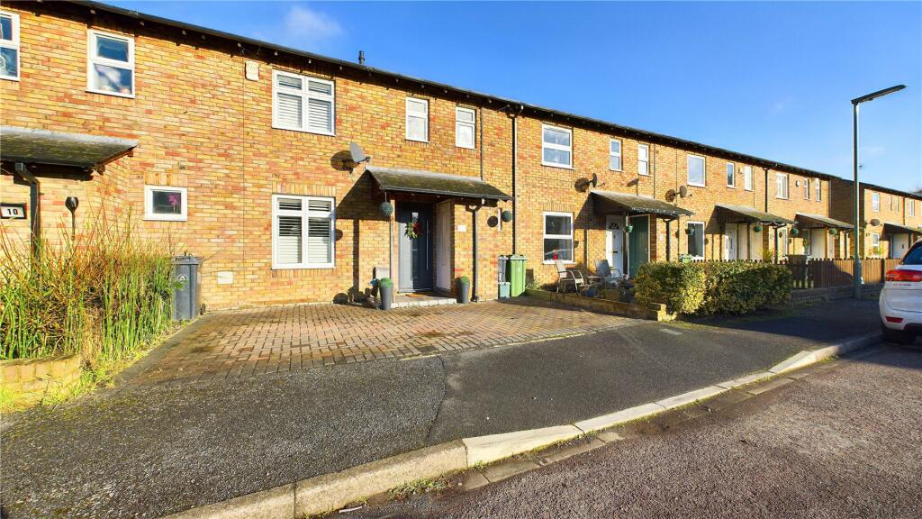 Main image of property: Hammond Way, Lightwater, Surrey, GU18