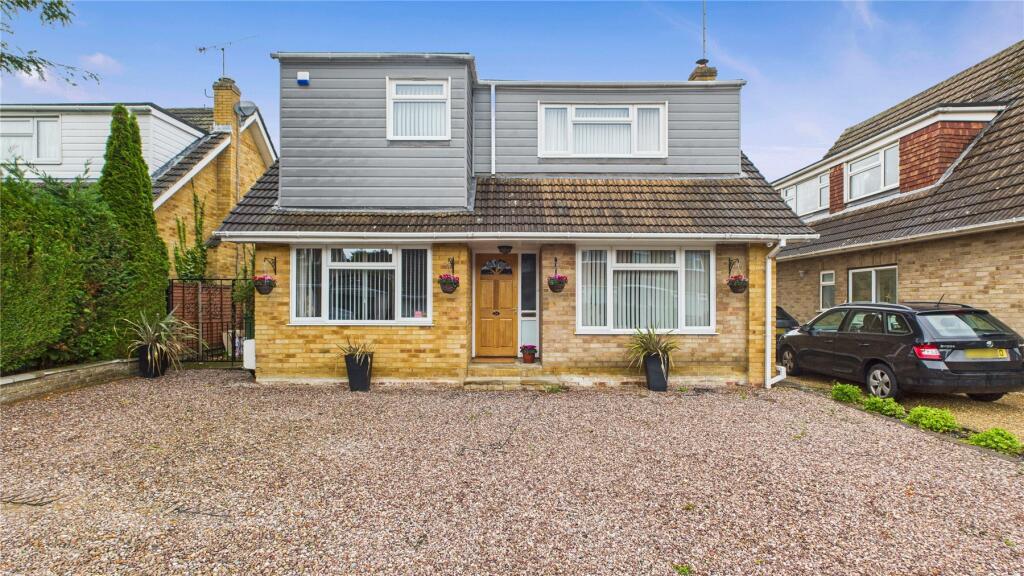 Main image of property: Aplin Way, Lightwater, Surrey, GU18