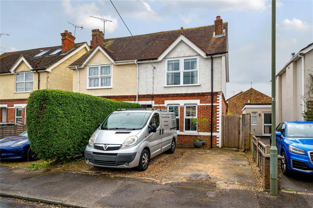 2 bedroom semidetached house for sale in Woodend Road, Deepcut