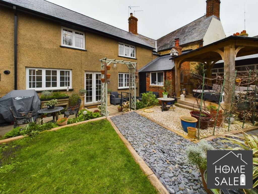 3 bedroom cottage for sale in Hinwick Road, Wollaston, NN29