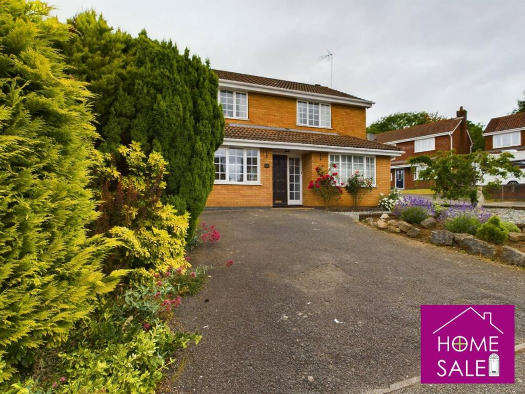 5 bedroom detached house for sale in Kingsthorpe, Northampton, NN2