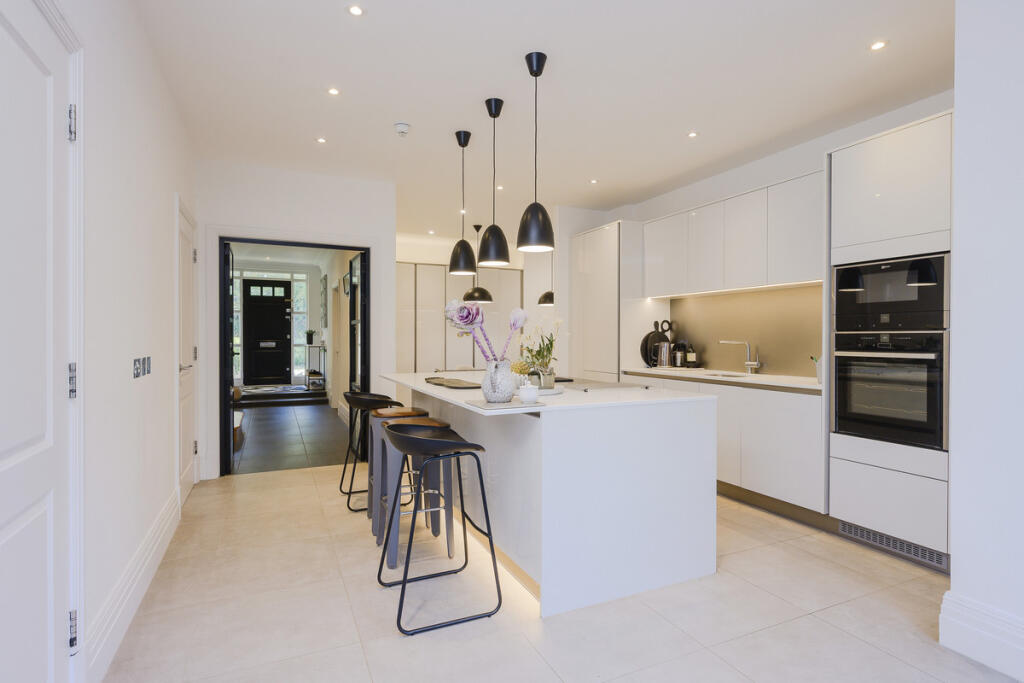 Main image of property: Kelsall Mews, Richmond, TW9