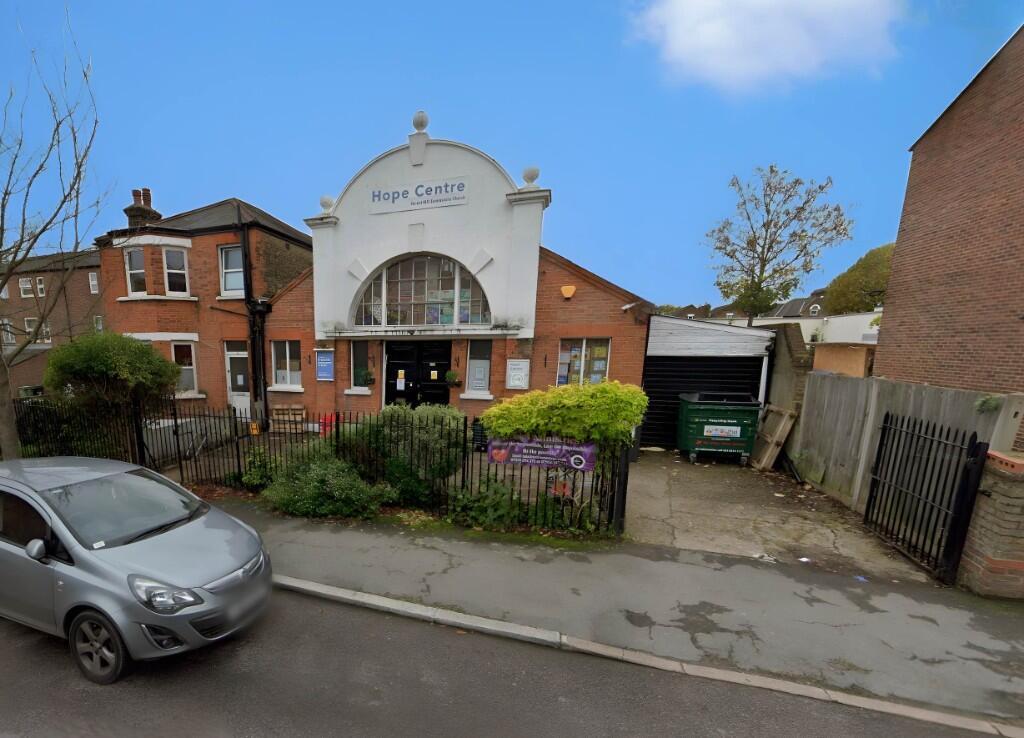 Main image of property: 118 Malham Road, London, SE23 1AN