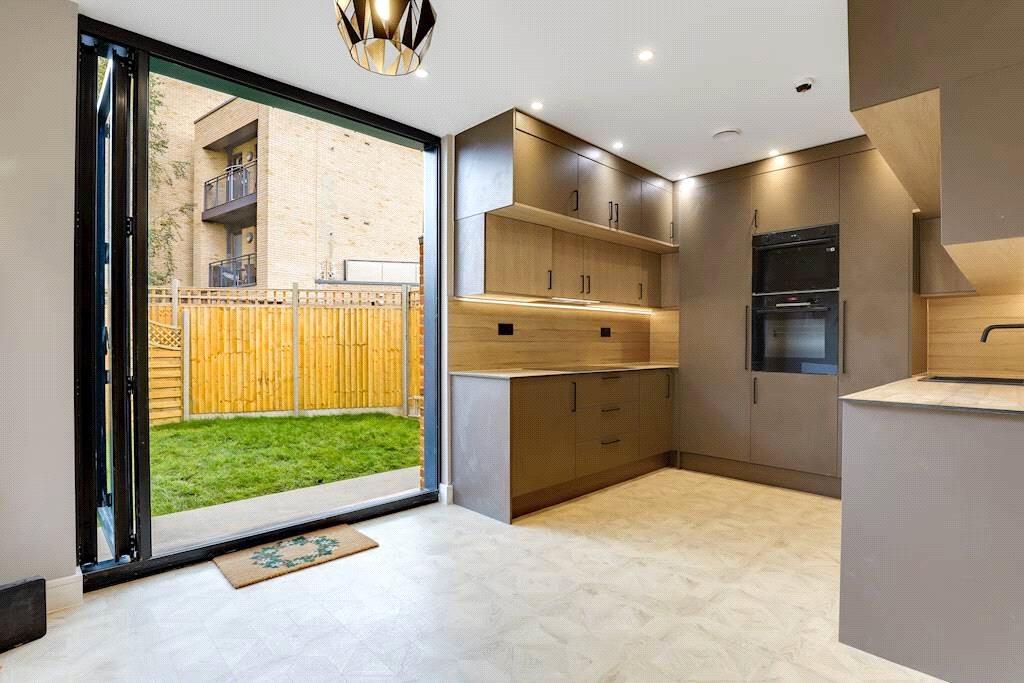 Main image of property: Bensham Lane, Croydon, CR0