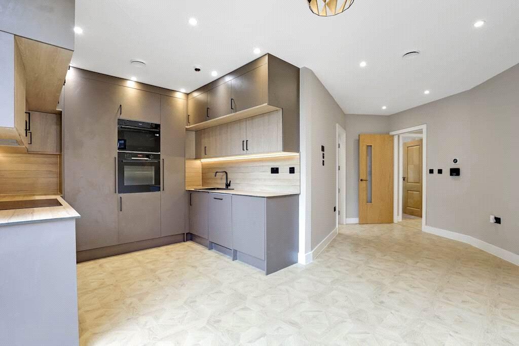 Main image of property: Bensham Lane, Croydon, CR0