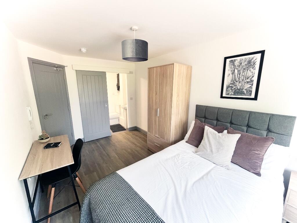 Main image of property: Leeds Road, Castleford, West Yorkshire, WF10