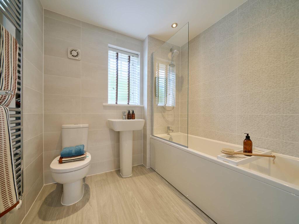 Additional property image - Sonnet Park, 
Banbury Road, 
Stratford-upon-Avon, 
Warwickshire, 
CV37 7GY