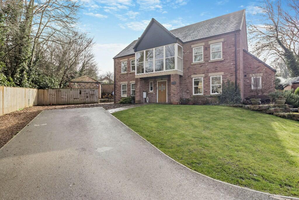 5 bedroom detached house for sale in Fair View, Orchard Court, Minneymoor Lane, Doncaster, South Yorkshire, DN12