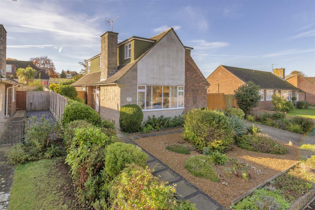 5 bedroom detached house for sale in Ash Grove, Allington, ME16