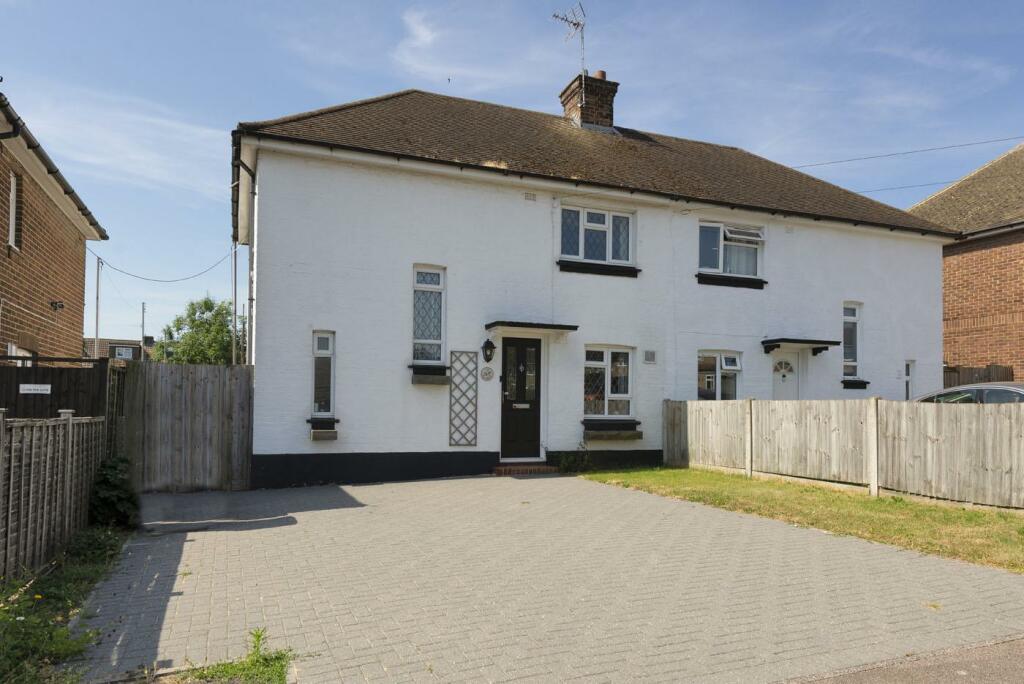 3 bedroom semidetached house for sale in Lee Road, Snodland, ME6