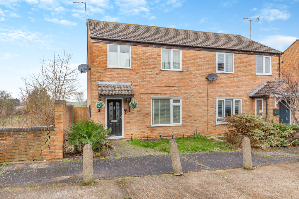 3 bedroom semi-detached house for sale in Tupman Close, Chelmsford, Essex, CM1