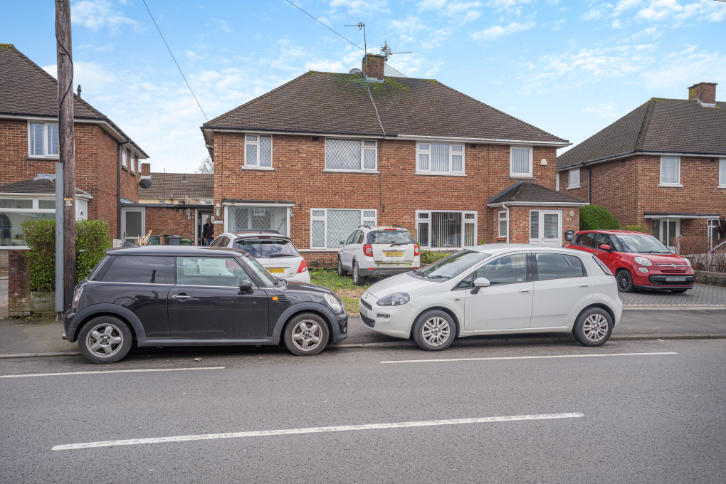 3 bedroom semidetached house for sale in Llanrumney Avenue, Cardiff