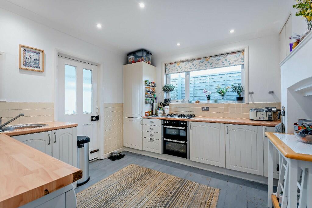 Additional property image - Lansdowne Road, Littlehampton, West Sussex, BN17