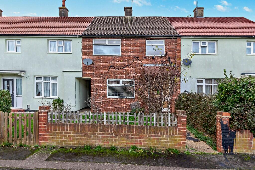 2 bedroom terraced house for sale in Daventry Road, Romford, London, RM3