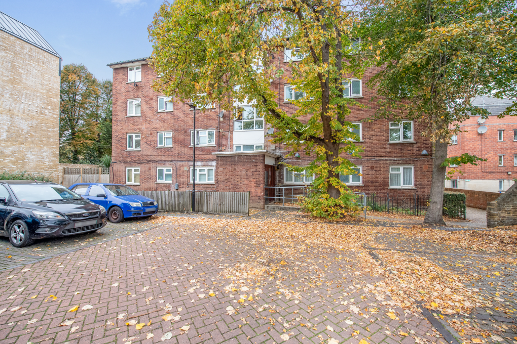 Main image of property: King's Avenue, London, SW4