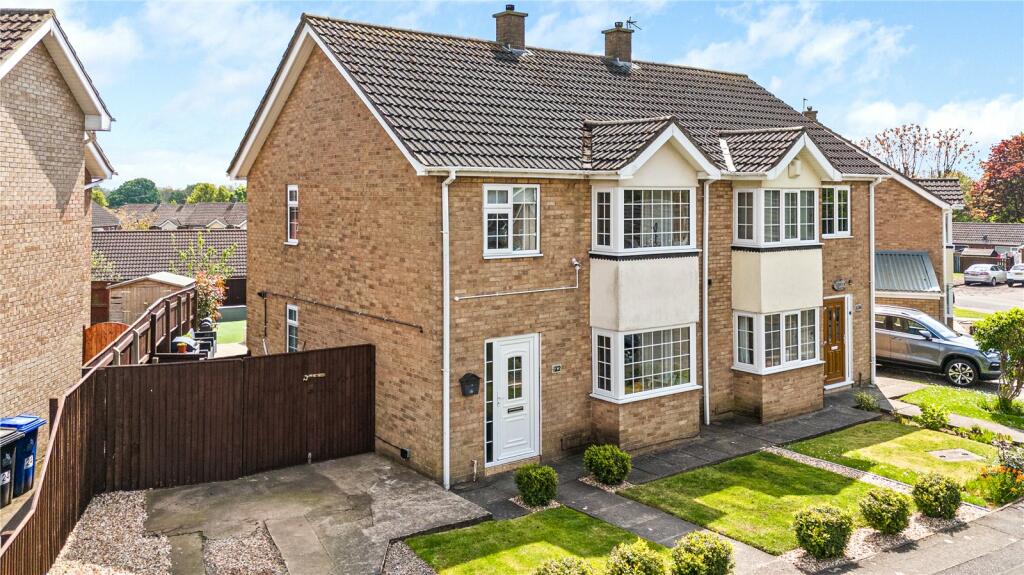3 bedroom semidetached house for sale in Walnut Crescent, Cleethorpes