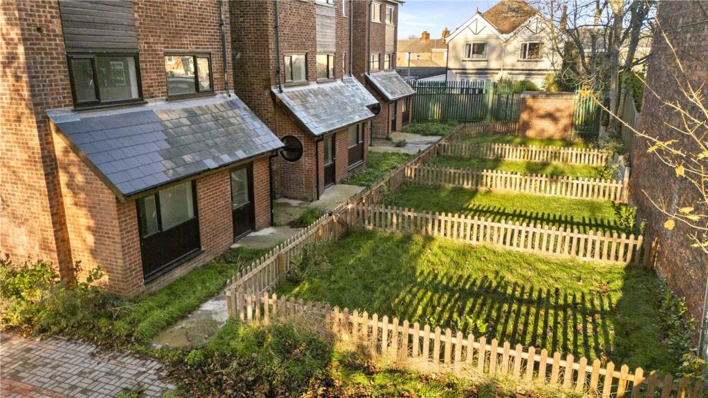 Main image of property: Hume Mews, Thorgam Court, Grimsby, DN31