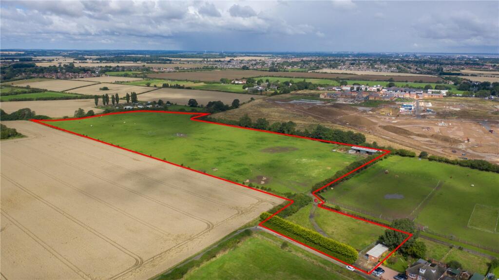 Equestrian facility for sale in Louth Road, New Waltham, Grimsby, DN36