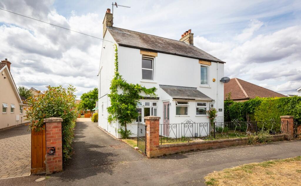 Main image of property: Hitchin Lane, Clifton, Shefford, SG17