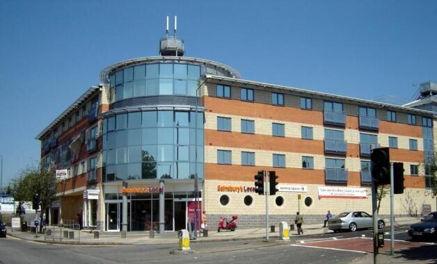 Main image of property: Flat 27 Commodore Court, Nottingham, Nottinghamshire, NG8 5DH