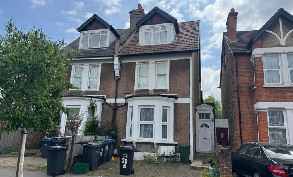 Main image of property: Flat B 29 Edith Road, London, SE25 5PG