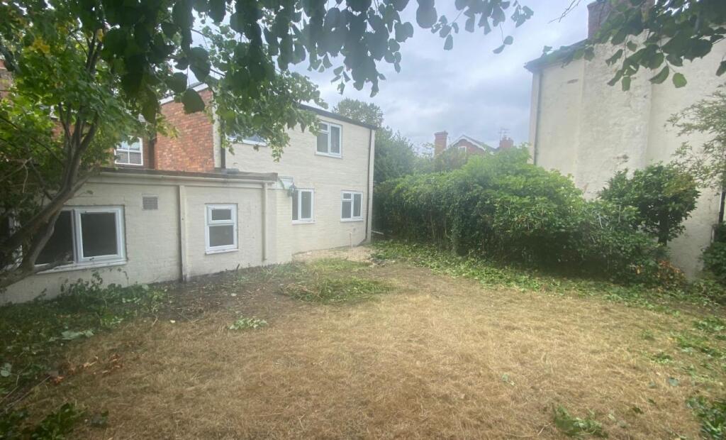 Main image of property: 18 Farlands Road, Stourbridge, West Midlands, DY8 2DD