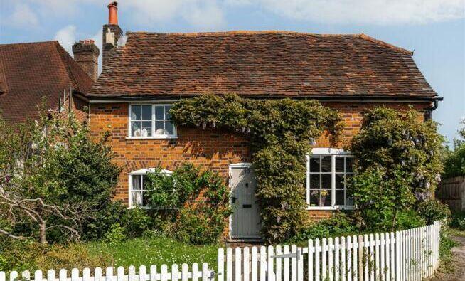 Main image of property: 10 Hooley Lane, Redhill, Surrey, RH1 6ET