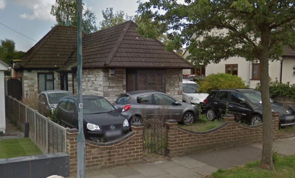 Main image of property: 55 Belgrave Road, Leigh-On-Sea, Essex, SS9 5ET