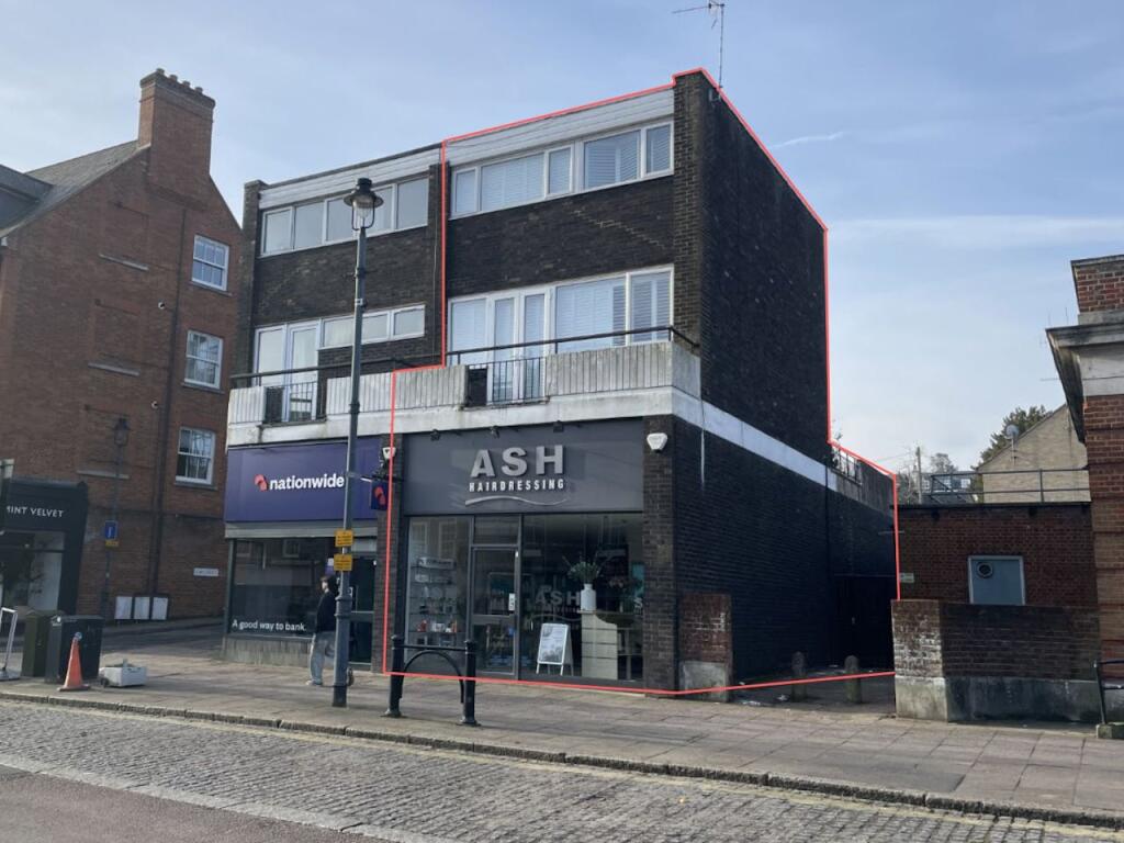 Main image of property: 197A High Street, Berkhamsted, HP4 1AD