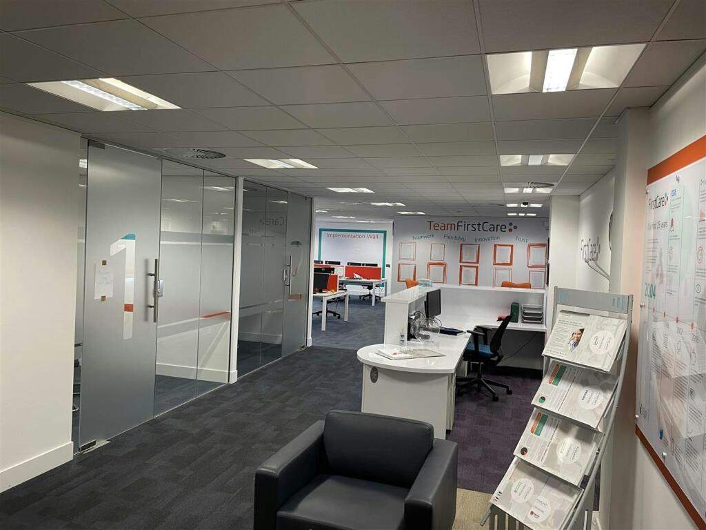 First Floor 28 Clarendon Road 8.JPG