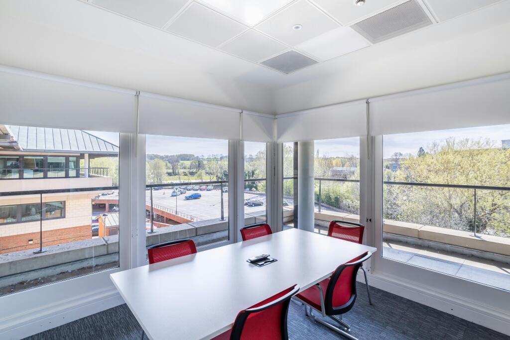 Nissan Building 065.jpg