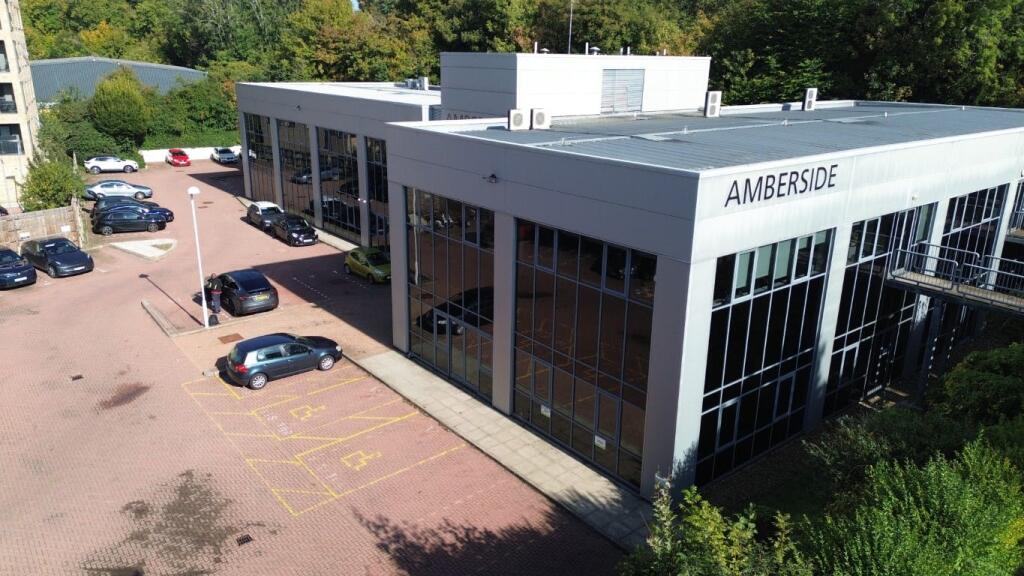 Main image of property: 9 Amberside, Wood Lane, Hemel Hempstead, HP2 4TP