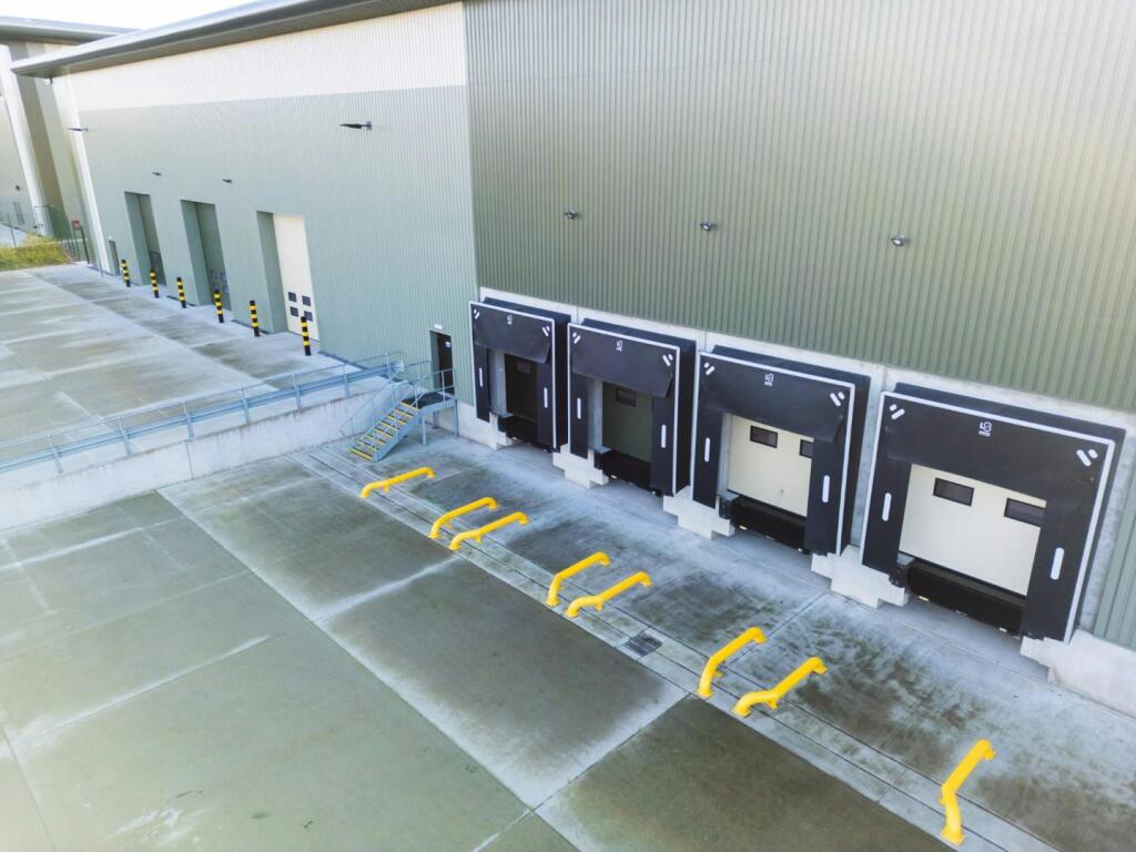 Tritax  Unit 2 Symmetry Park Aston Clinton 281025 01.jpg