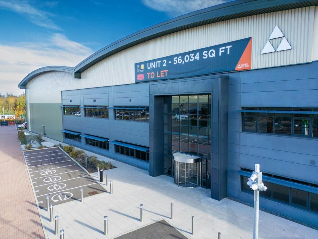 Tritax  Unit 2 Symmetry Park Aston Clinton 281025 07.jpg