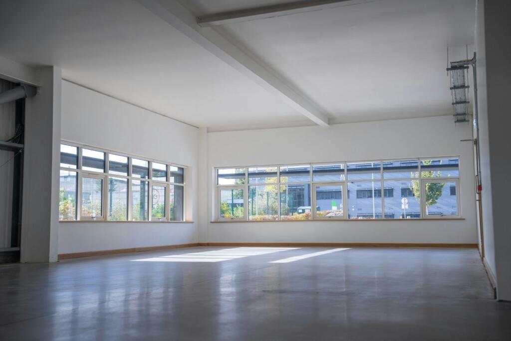 Tritax  Unit 2 Symmetry Park Aston Clinton 281025 18.jpg