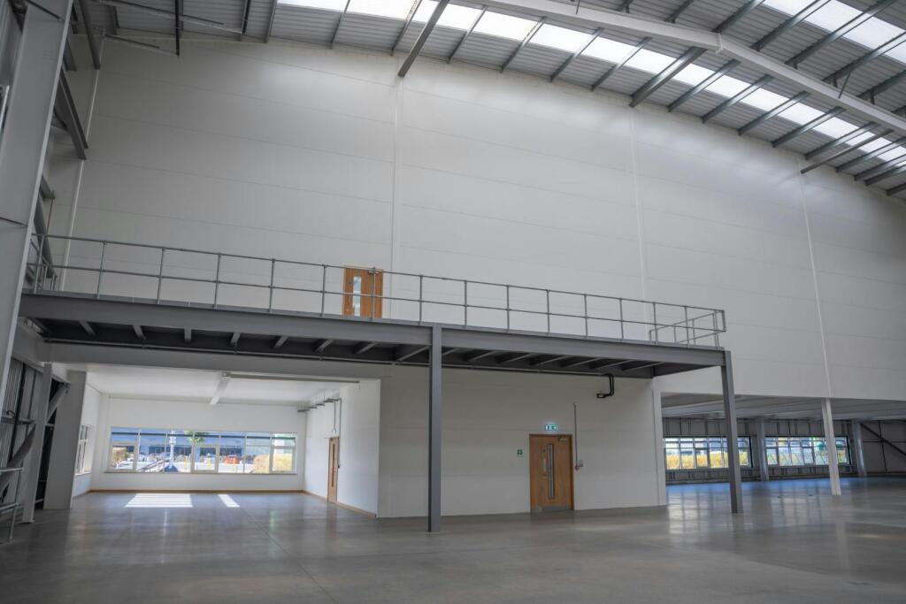 Tritax  Unit 2 Symmetry Park Aston Clinton 281025 21.jpg