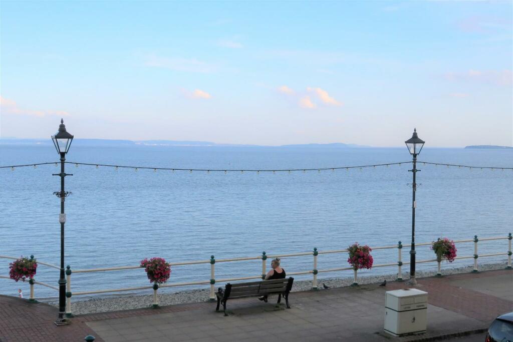3 bedroom apartment for sale in The Esplanade, Penarth, CF64