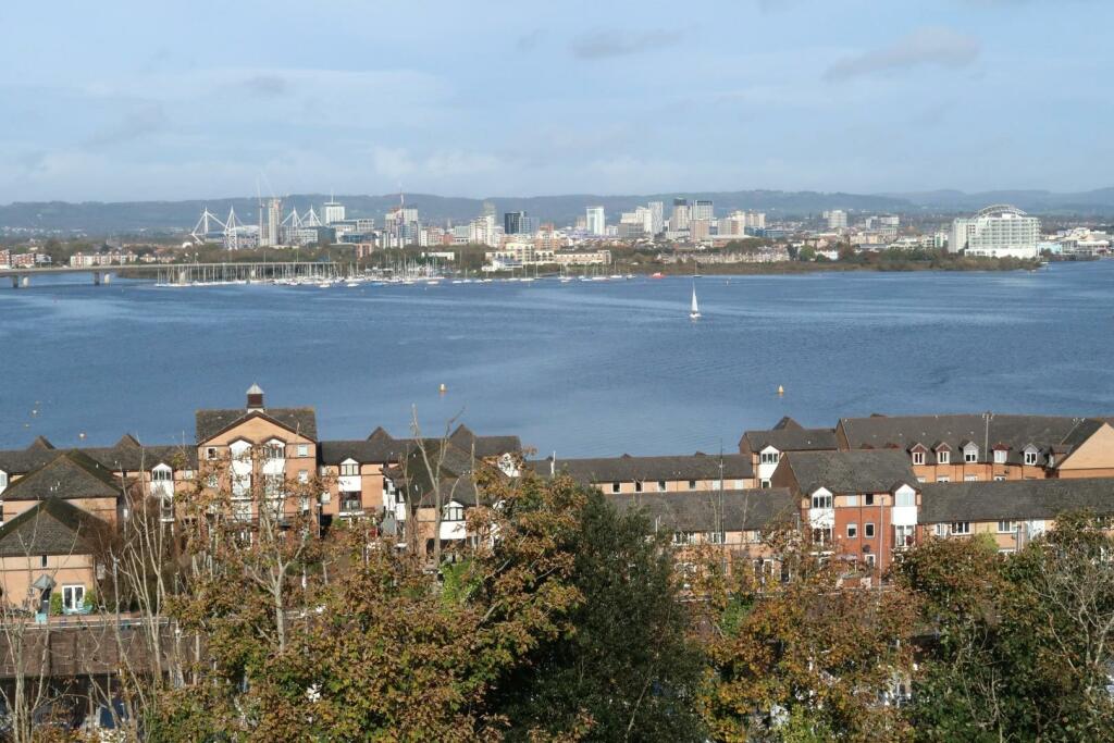 2 bedroom apartment for sale in Vista Court, Northcliffe Drive, Penarth