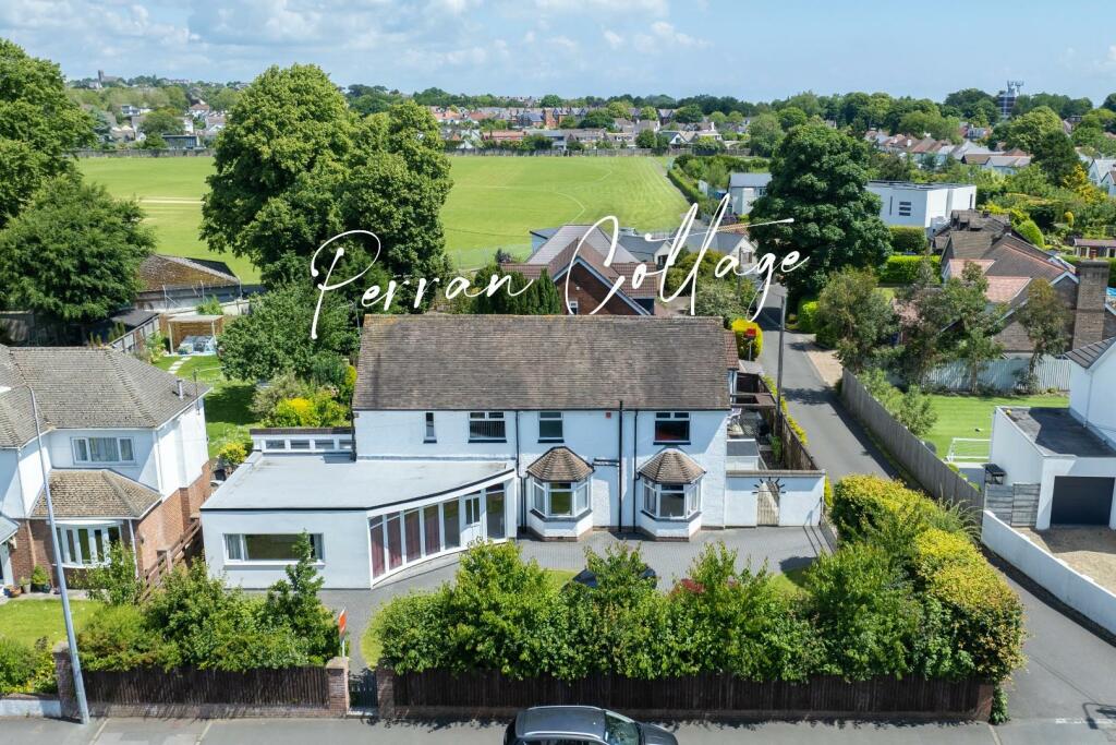 4 bedroom detached house for sale in Lavernock Road, Penarth, CF64